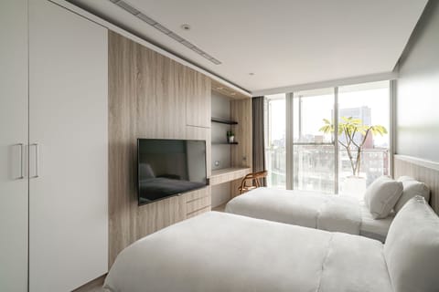 Panoramic Apartment, 3 Bedrooms | Premium bedding, desk, laptop workspace, blackout drapes