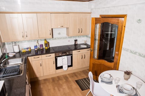 House, Shared Bathroom, Garden View | Shared kitchen