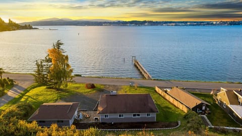 Unrestricted water views!