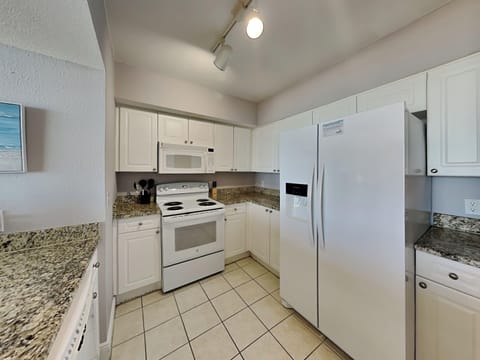 Condo, Multiple Beds, Balcony, Ocean View (#333 - No Pets Allowed) | Private kitchen | Fridge, microwave, oven, stovetop