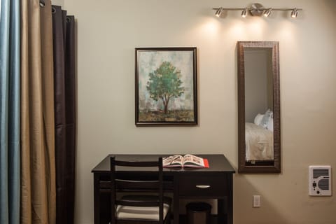 Master BR - desk, mirror, wall heater