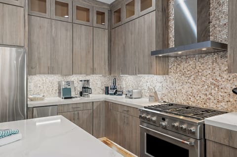 2 coffee makers, all the gadgets, gas cooktop