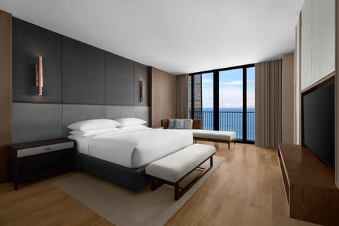 Junior Suite, 1 King Bed, Ocean View (Balcony) | Iron/ironing board, bed sheets