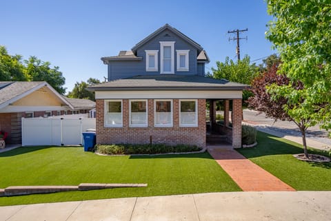 View Facing 14th Street