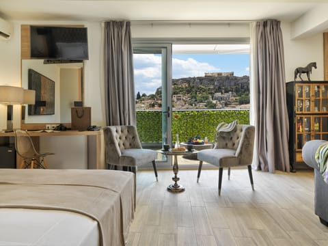 Suite with Terrace | Egyptian cotton sheets, premium bedding, minibar, in-room safe