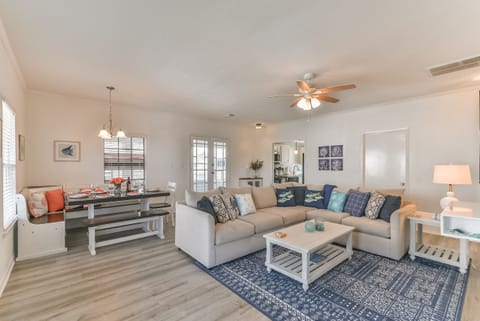 Sit together with your family in our spacious living room and relax.