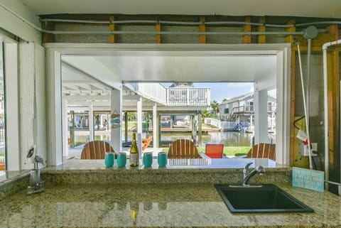 Our wet bar comes with a beautiful view of the water.