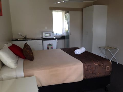 Comfort Double Room | Iron/ironing board, free WiFi