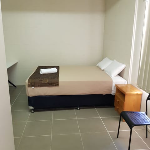 Basic Double Room | Iron/ironing board, free WiFi