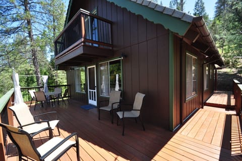 Cabin, 3 Bedrooms | Terrace/patio