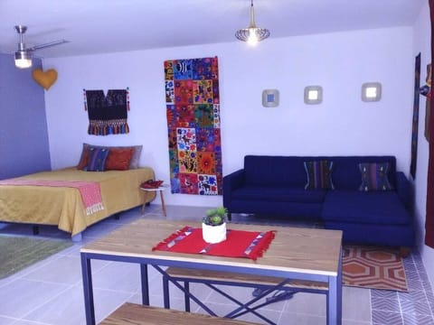 Deluxe Studio Suite, 1 Bedroom | Individually decorated, individually furnished, laptop workspace