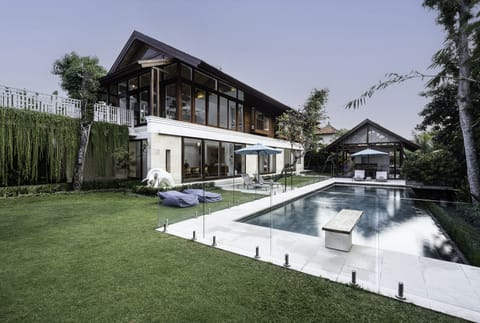 Large Pool with Australian Standard Glass Pool Fence