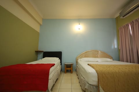 Triple Room, Private Bathroom | Free WiFi, bed sheets