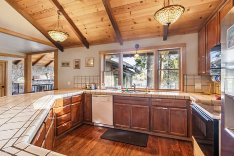 Indoors, Hardwood, Floor, Flooring, Lamp