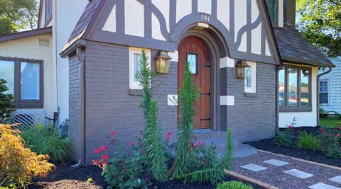 Front Entry w/Rose Bushes