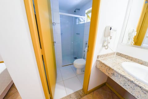 Standard Twin Room | Bathroom