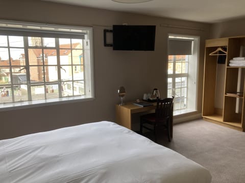 Double Room | Iron/ironing board, free WiFi