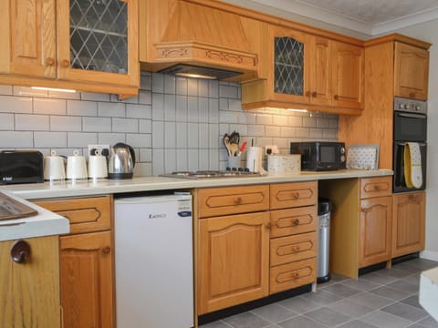 Kitchen/diner | The Bee Happy House, Filey