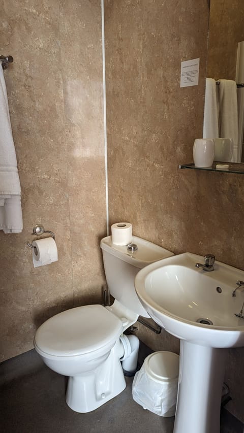 Superior Double Room, Ensuite | Bathroom