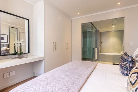 Business Apartment | Individually decorated, individually furnished, free WiFi, bed sheets