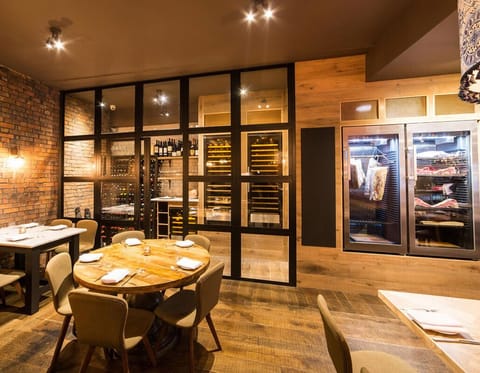 Breakfast, lunch, dinner served; Spanish cuisine