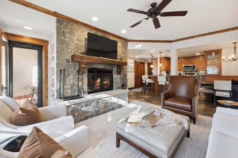 charter-f220-2793_54462661908_o