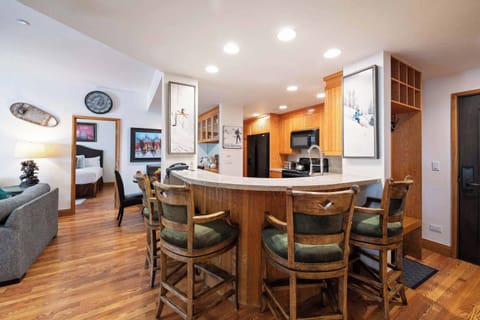 chartere250-8298_54725849379_o