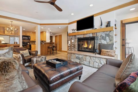 1706212707986-1420-11