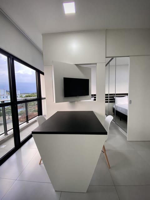 Elite Apartment | Desk, laptop workspace, free WiFi