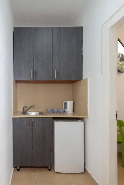 Economy Twin Room | Private kitchen | Electric kettle