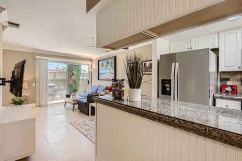 Walk into your new Costa Mesa home, with your friends and family, and enjoy an abundance of style, accessories, decor, and comfort.