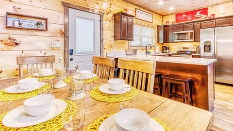 Enjoy eating your meals on our 6-seat dining table.