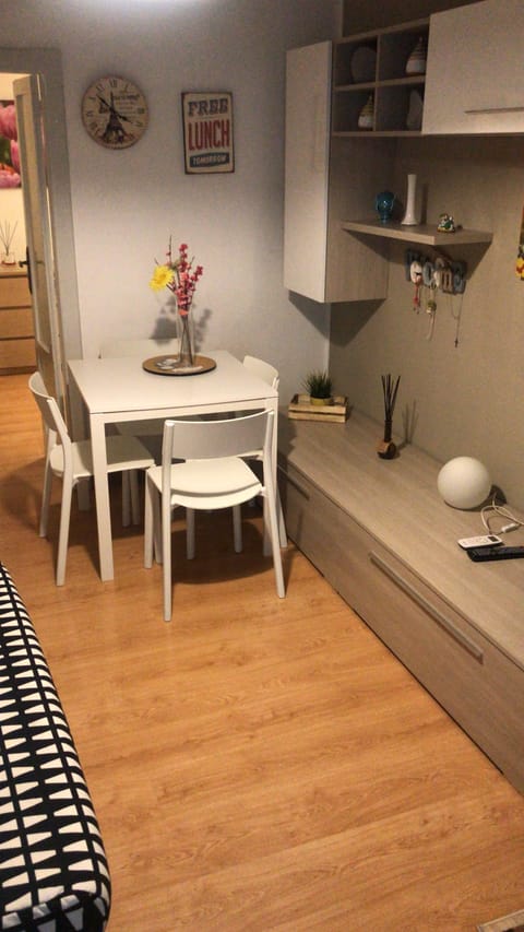 Apartment, 1 Bedroom, Smoking, Terrace | Dining room