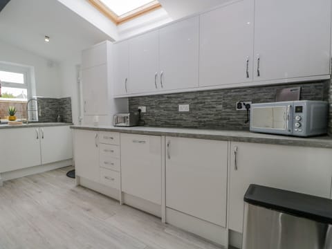 Fridge, dishwasher, electric kettle, toaster