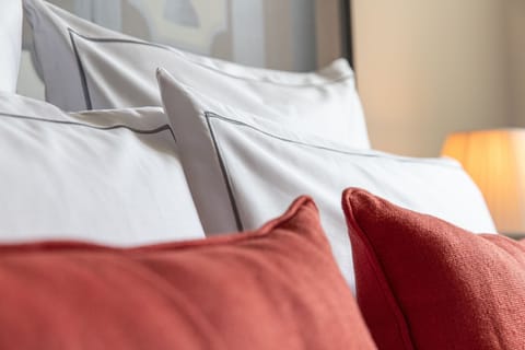 Classic Room | Premium bedding, down comforters, pillowtop beds, minibar