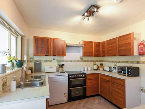 Kitchen | Maldwyn, Tywn