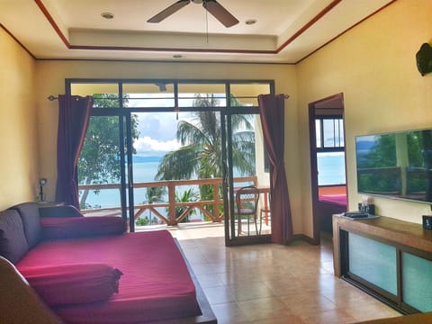 Villa, Kitchenette, Ocean View | Free WiFi, bed sheets