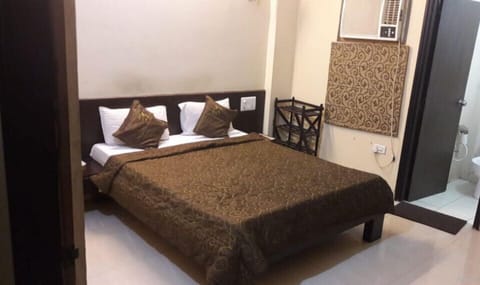 Standard Double Room | Free WiFi