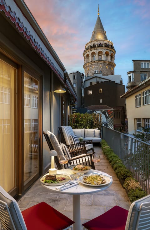 Galata Suite With Terrace | In-room dining