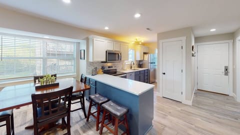 Newly Updated Kitchen and Dining Room!