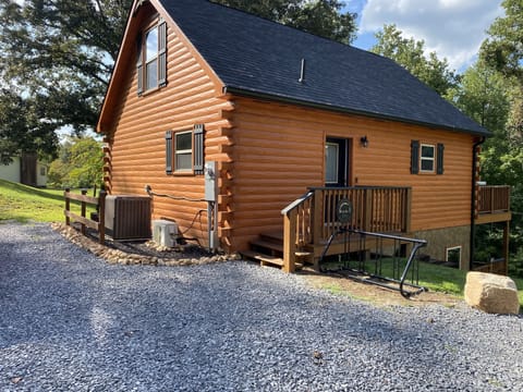 The cabin features level parking and a bike rack