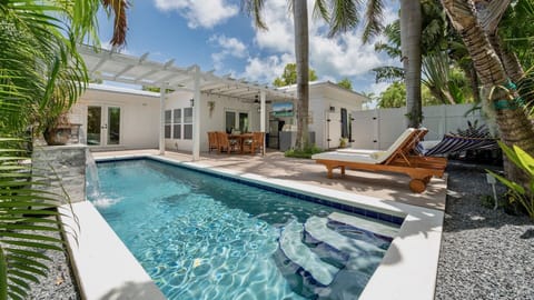 Welcome to THE ENCHANTED ROSE...