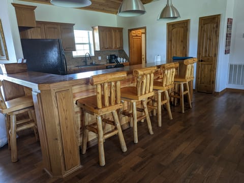 Eat on Bar in Kitchen