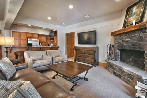 Suite, 2 Bedrooms | Living area | Fireplace