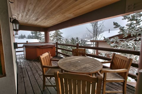 Suite, 3 Bedrooms | Outdoor dining