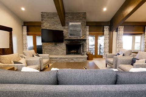 Townhome, 4 Bedrooms | Living room