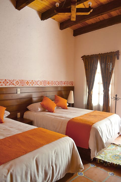 Design Quadruple Room | In-room safe, blackout drapes, iron/ironing board, free WiFi