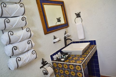 Design Double Room | Bathroom | Shower, towels