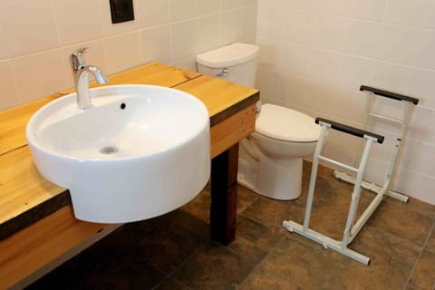 Room, 1 Queen Bed, Private Bathroom (ADA) | Bathroom | Free toiletries, hair dryer, towels