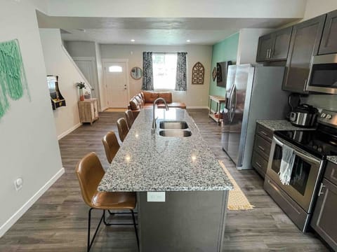 Large island for cooking and entertaining